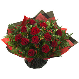 12 Grand Prix Red Roses